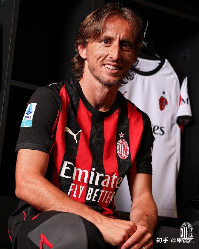 篮球NBA球员合约更新信息公开