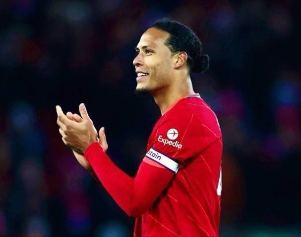 战广岛三箭前路易斯晒照：最后一舞；球员与申花合同月底到期