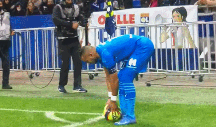 中超末轮保级形势：海牛拿分即保级，梅州需赢球且看海牛结果（中超收官战保级局势：海牛拿分即上岸，梅州需取胜并看海牛赛果）